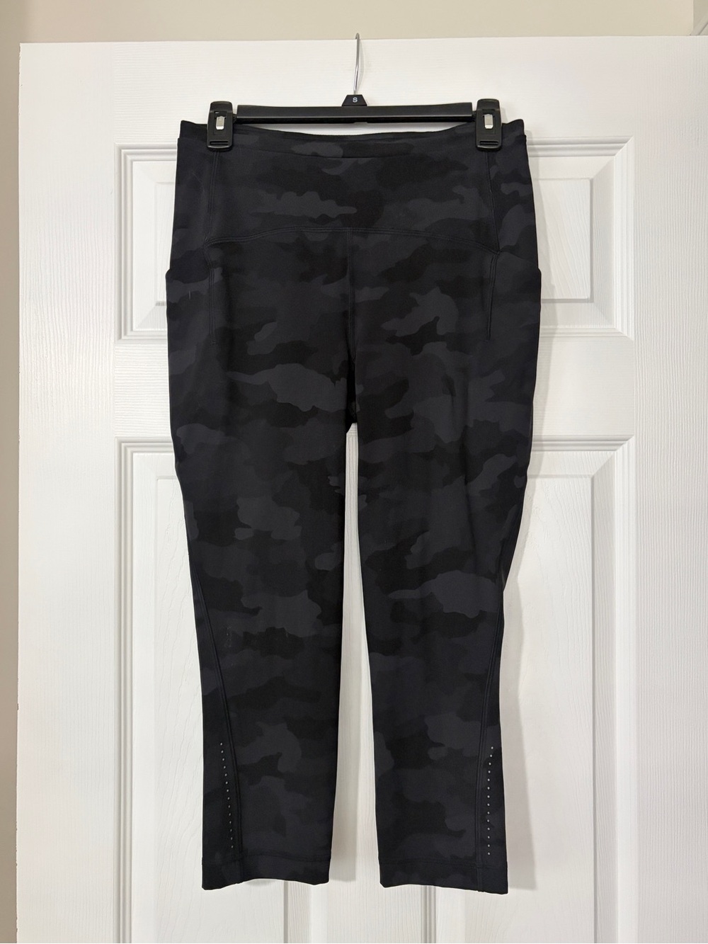 Lululemon Swift Speed High-Rise Crop 21" Sz 8 Camo